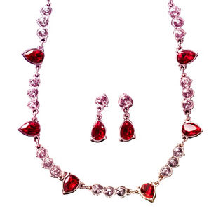 AVON Колье и серьги «Скарлетт»